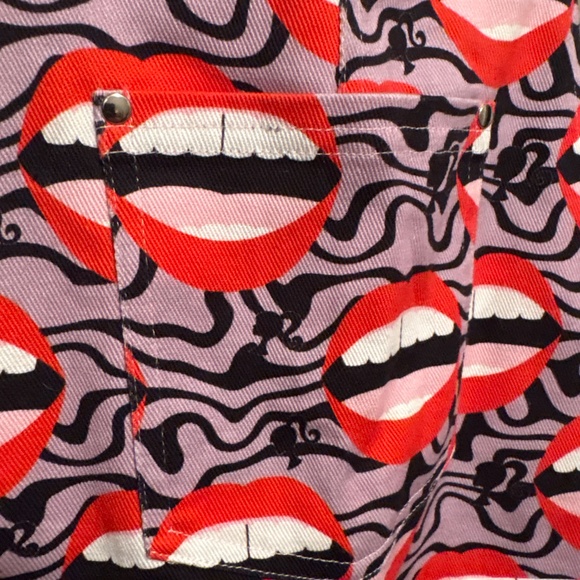 Fun lip pattern overalls new never worn no flaws at all size S - Picture 5 of 11
